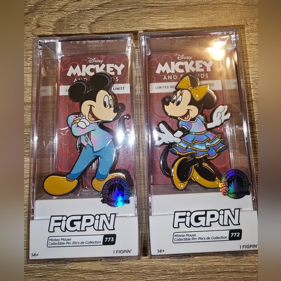 Disney Parks 2023 Figpin Mickey & Minnie Mouse 50th Anniversary - Picture 1 of 2